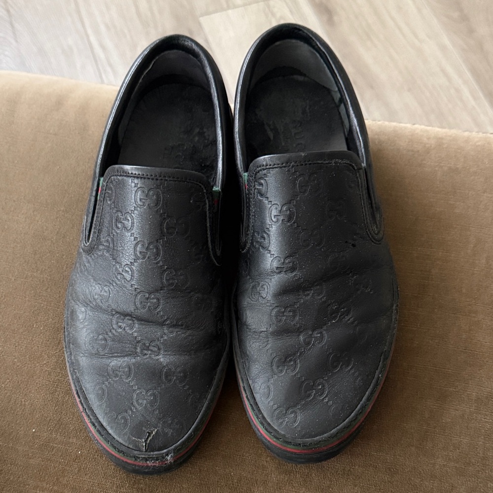 Gucci Men's Embossed Black Loafers